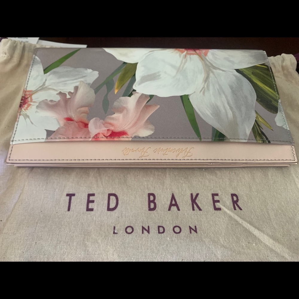 Authentic never been used Ted Baker wallet 💞